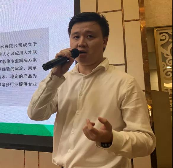 强氧受邀参加广东影视群英会第四届迎新晚会