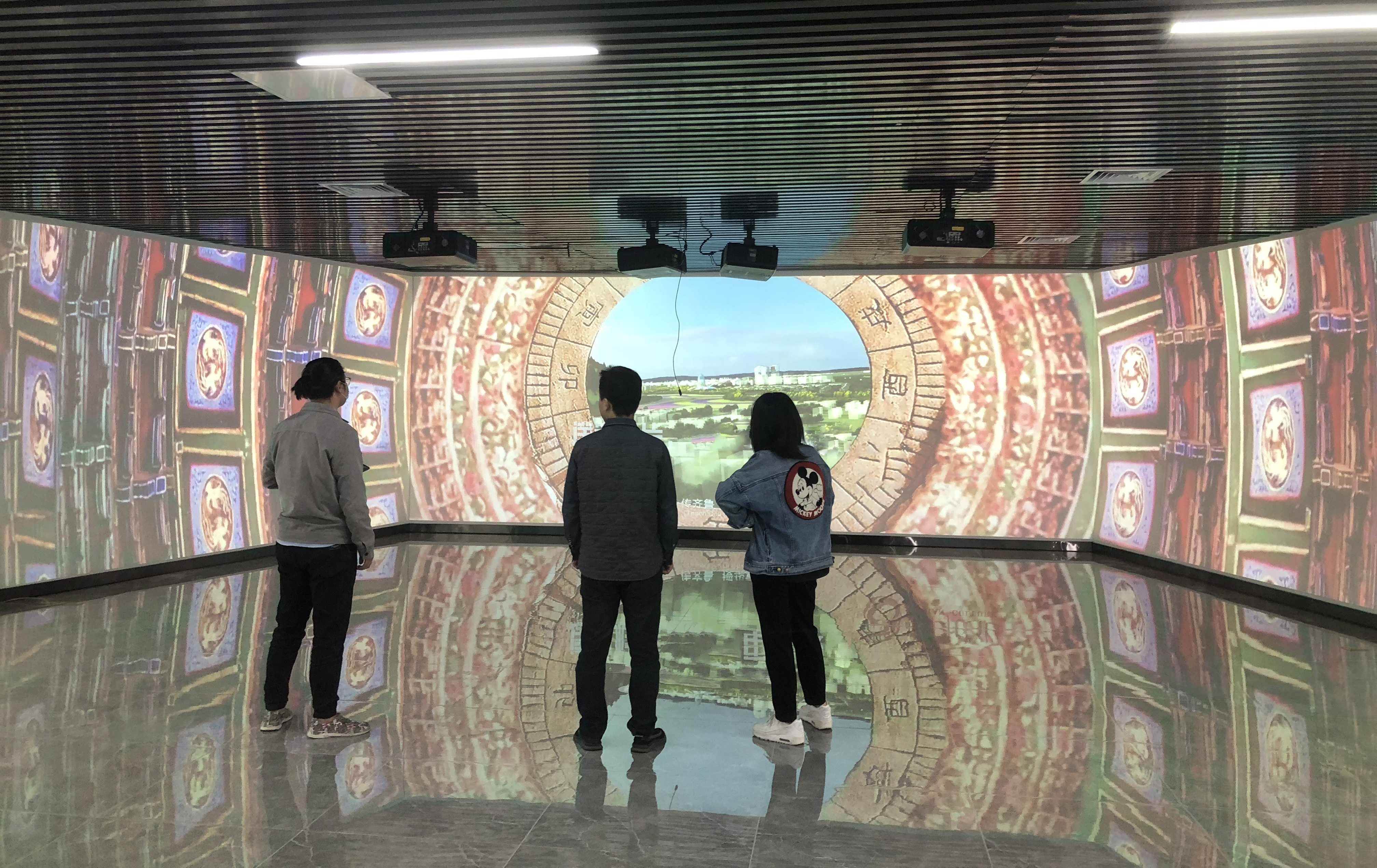 成都裸眼3D-展厅cave沉浸式碗幕环幕弧幕L幕三折幕四折幕片源-全息影像制作