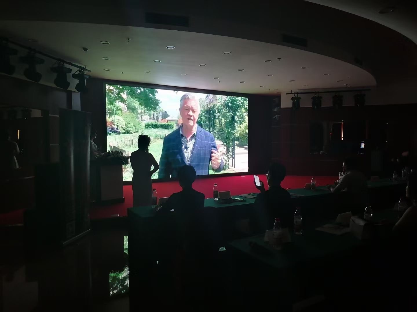 【报名】新影圈国际获奖影片展映表彰礼——暨伦敦猎鹰国际电影节表彰专场