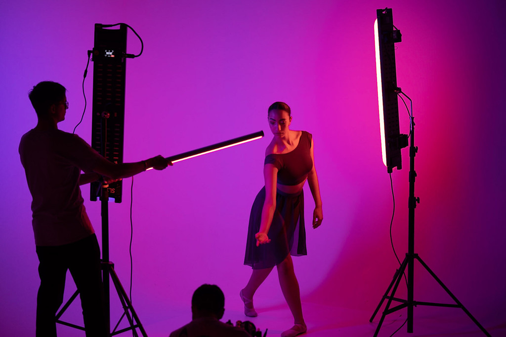 如何为舞蹈视频布光，创造艳丽的色彩？来看一个布光案例太原抖音短视频制造