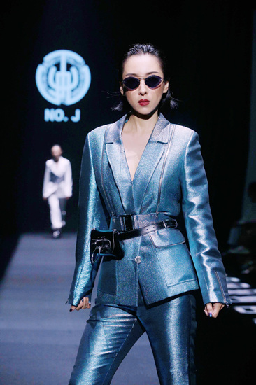 吴靖萱：独立新女性的闪耀光芒