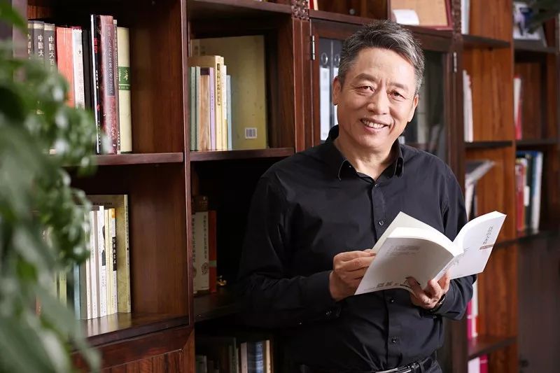 用纪录片参与社会变革--本期专访|中国著名纪录片导演李成才_影视工业网-幕后英雄APP